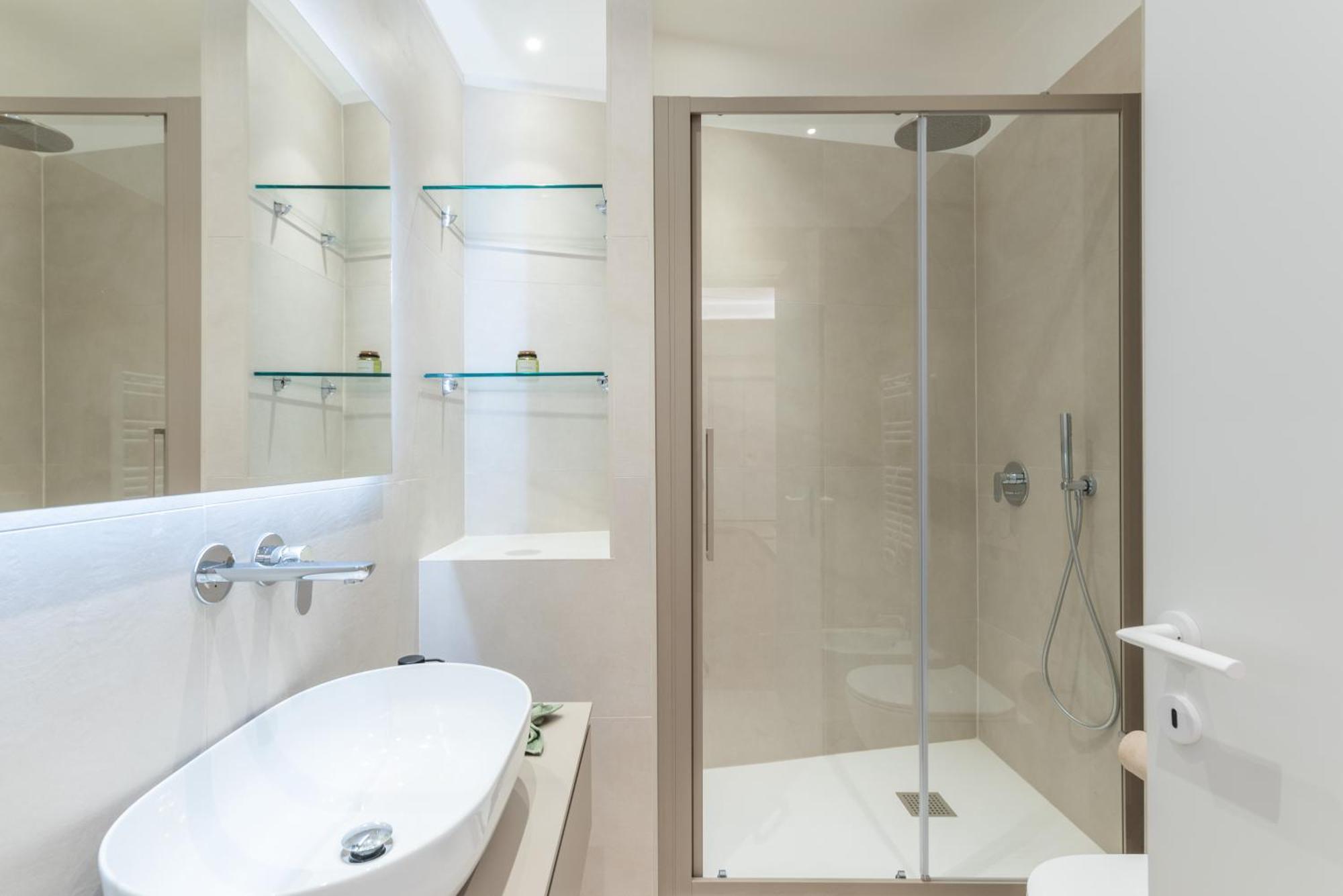Domus Lux Angelica- Nearby Vatican Apartment *